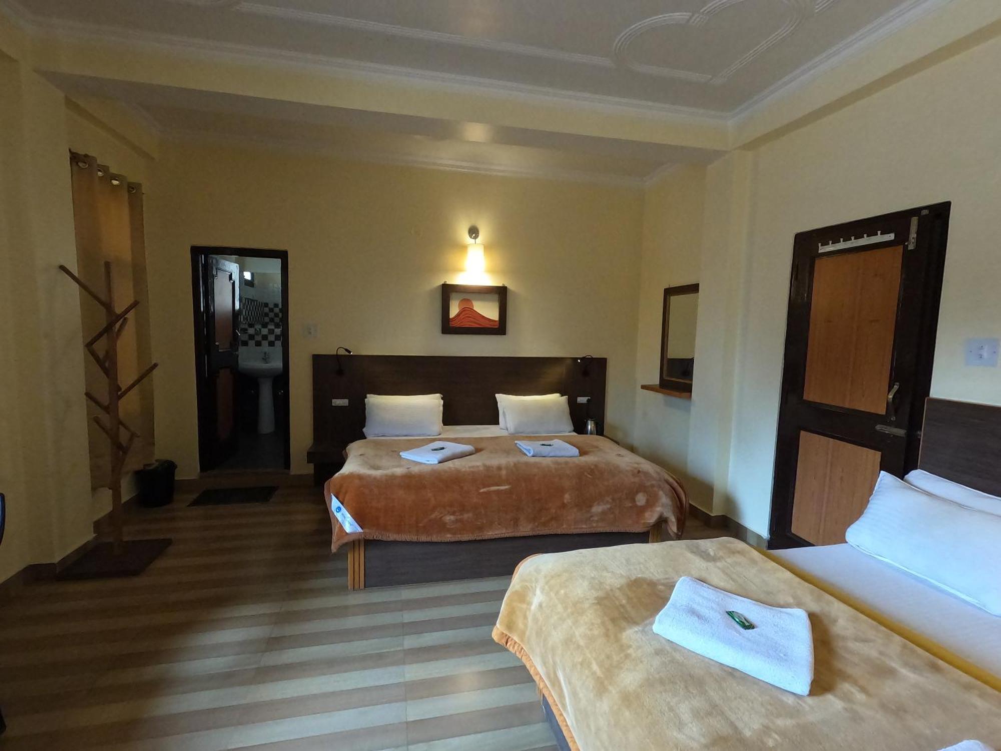Hotel The Royal Orchard Kasol Exterior foto