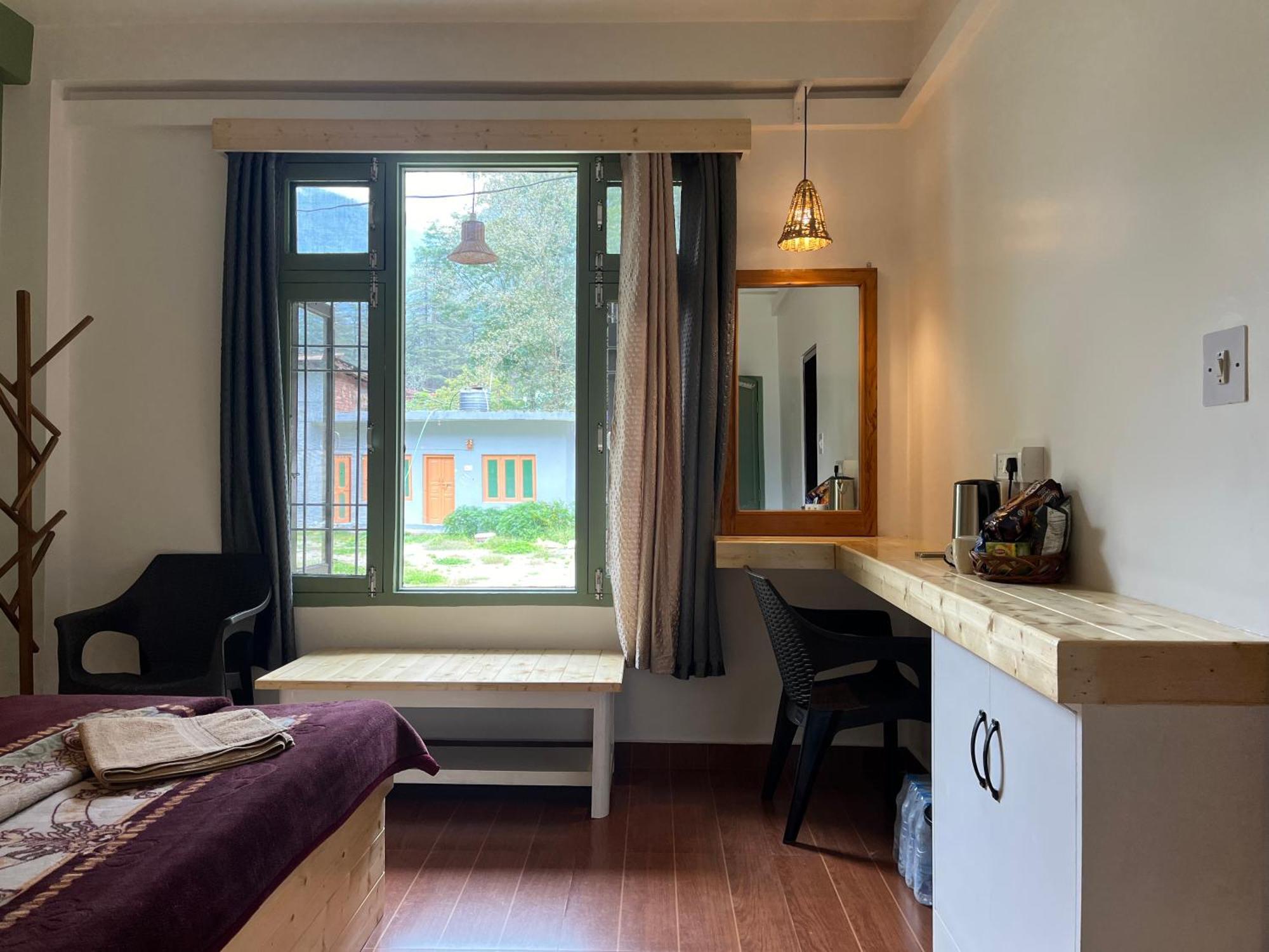 Hotel The Royal Orchard Kasol Exterior foto