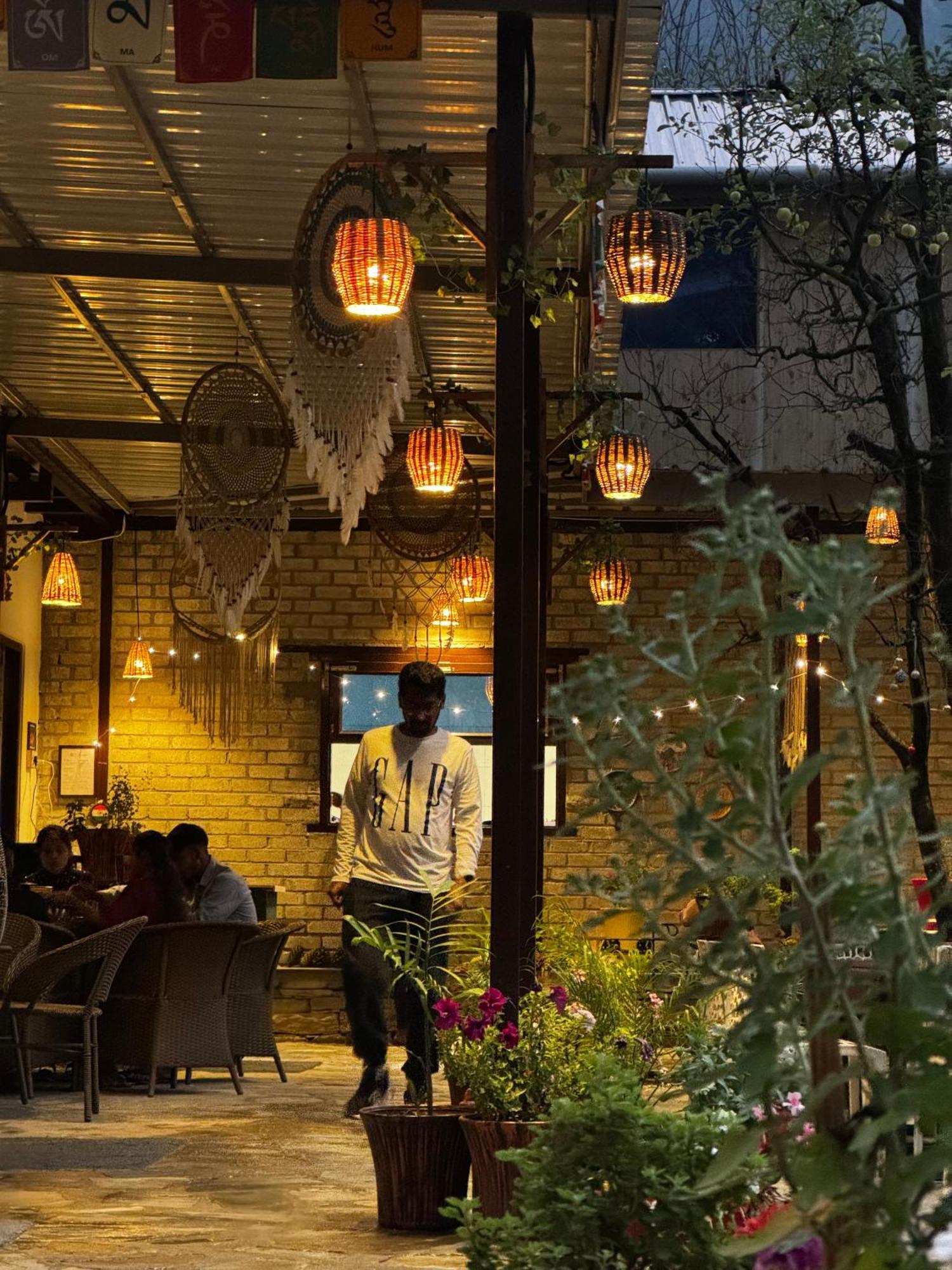 Hotel The Royal Orchard Kasol Exterior foto